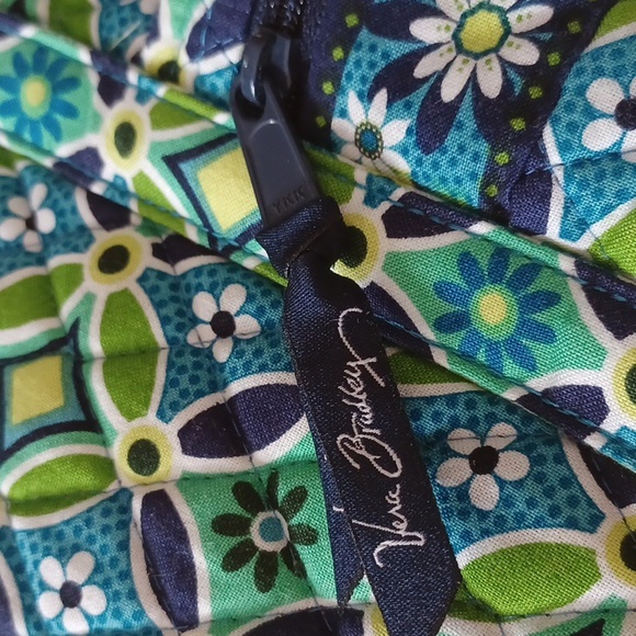 Retired Vera Bradley Tote Bag in "Daisy Daisy" Pattern. BEAUTIFUL CONDITION! - Picture 5 of 7